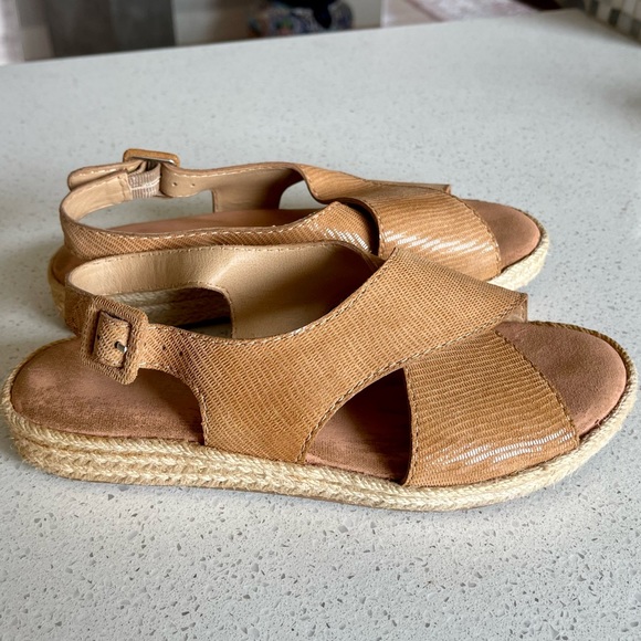 Reba Light Brown Sandals - Picture 2 of 5